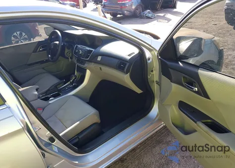 2015 Honda Accord Lx z USA, uszkodzony, nr VIN 1HGCR2F39FA180941